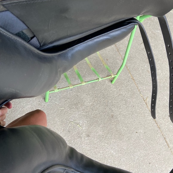 Custom Saddlery Steffen’s Advantage Dressage Saddle 17.5 M - Picture 9 of 16